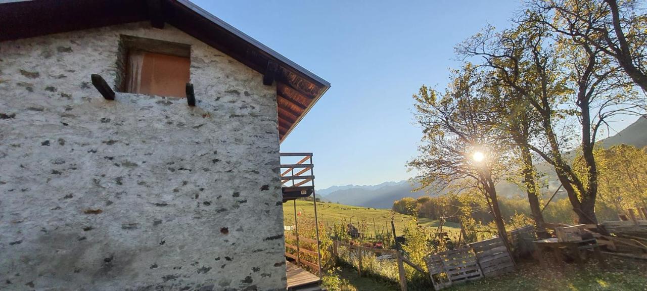Casa Indipendente Val D'Ayas - Challand Saint Anselme Exterior photo